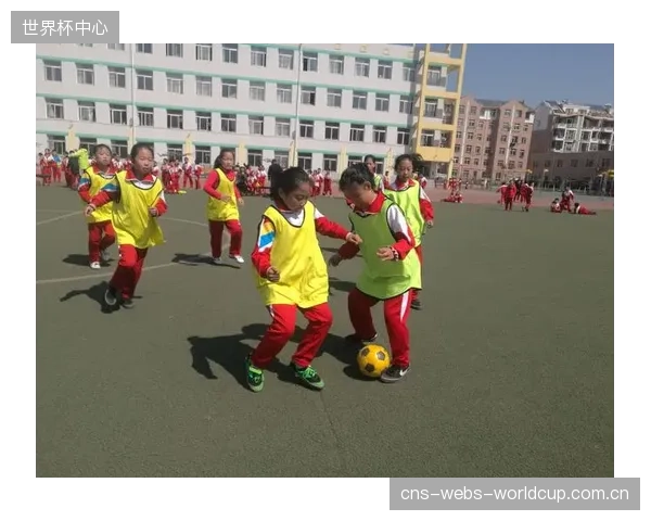 尽管上田绮世状态火热，但浅野拓磨的速度和冲击力在反击战术中仍有不可替代的作用。